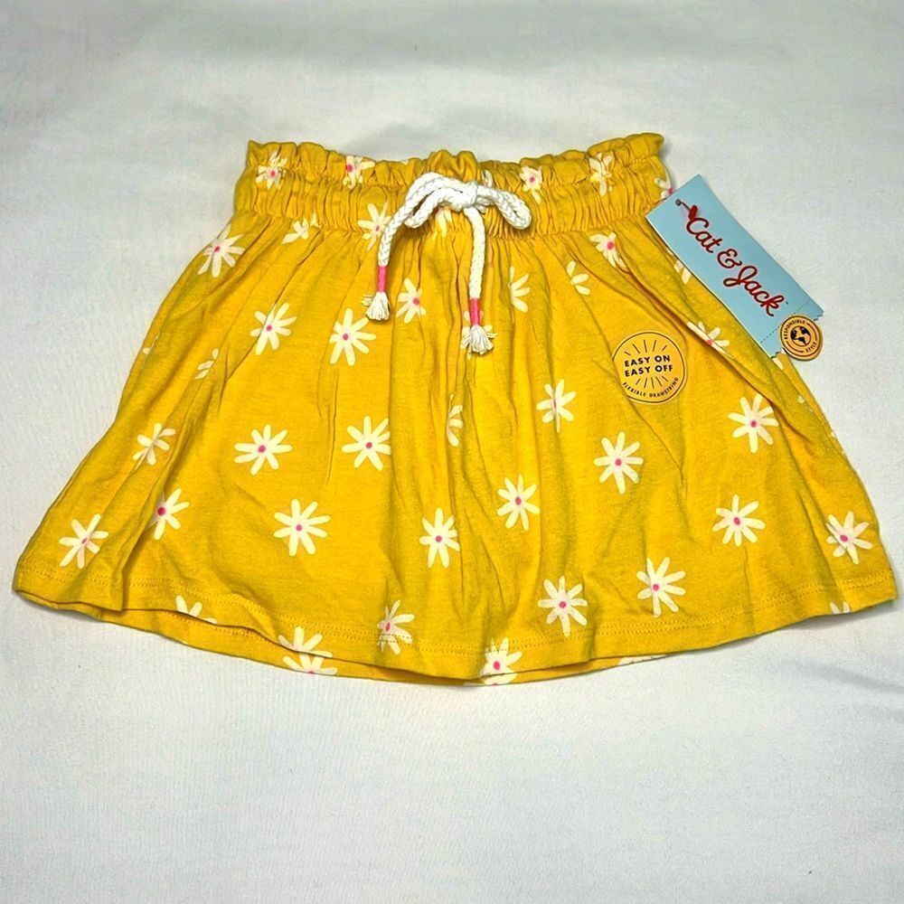 Cat & Jack Light Mustard Daisy print Scooter Skirt Size 3T